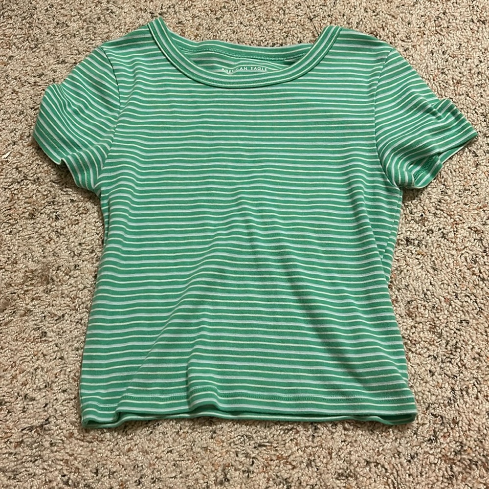 American Eagle baby tee/crop top